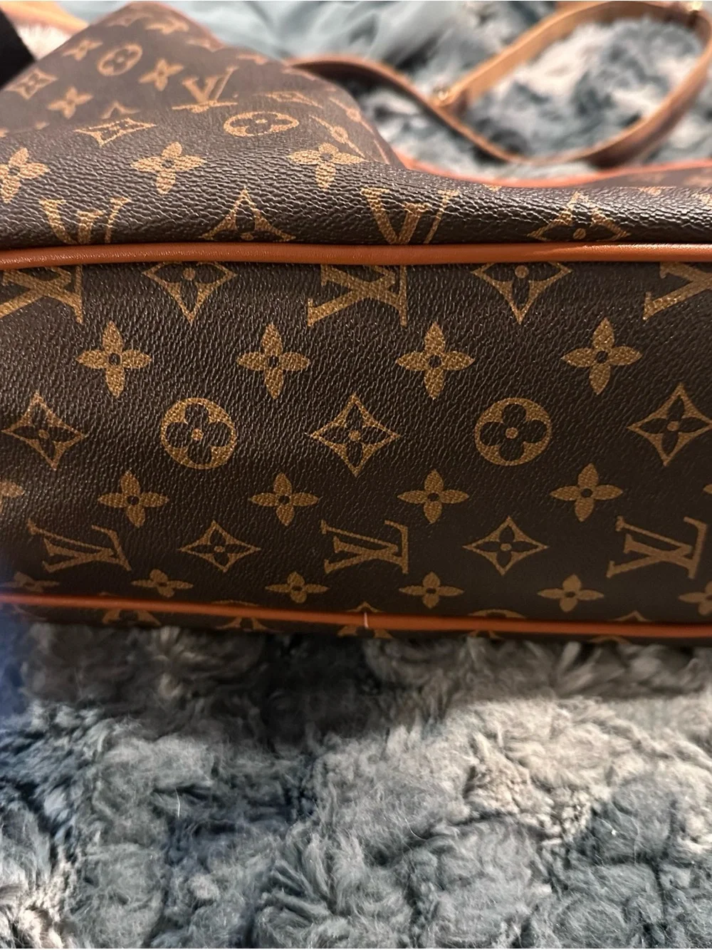 Curated Luxury luxury shoulder
